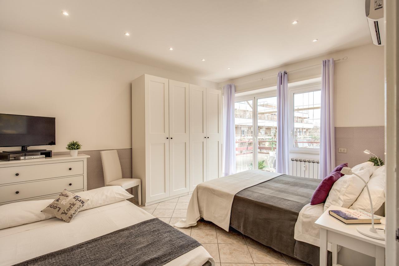 Rome4Guest Ostia Apartment ภายนอก รูปภาพ