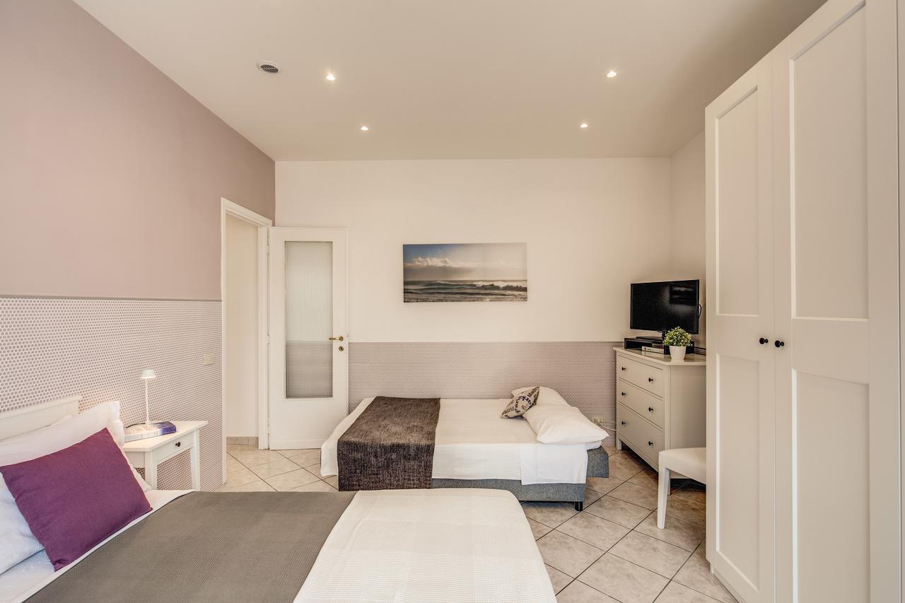 Rome4Guest Ostia Apartment ภายนอก รูปภาพ