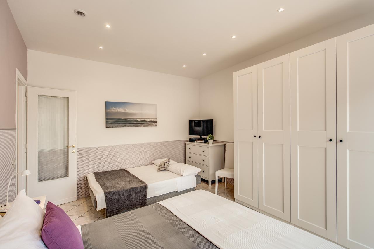 Rome4Guest Ostia Apartment ภายนอก รูปภาพ
